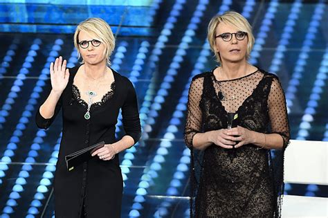 vestito givenchy ultima serata maria de filippi sanremo|Tutti i look di Maria De Filippi a Sanremo 2017 .